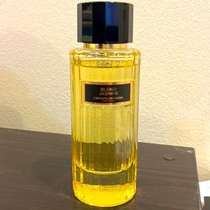 Carolina Herrera blonde jazmin perfume